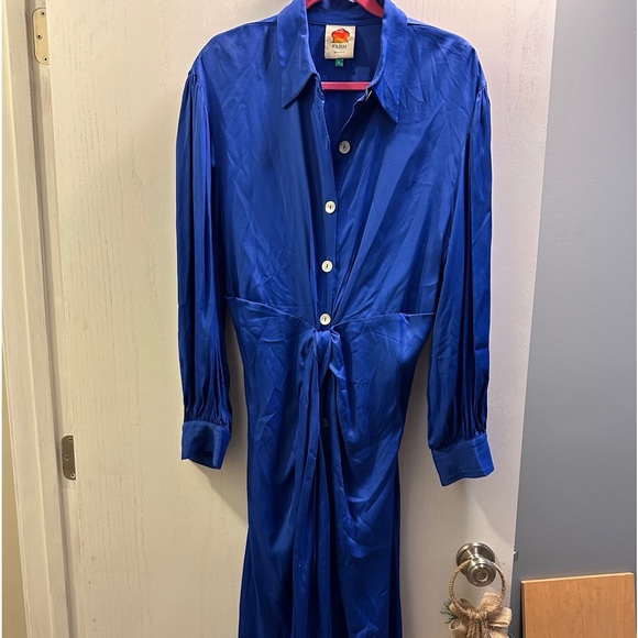 Farm Rio Dress. Long Sleeve. Sz LRG. Blue. Appears new. Beading on Belt. MIDI - Picture 3 of 9